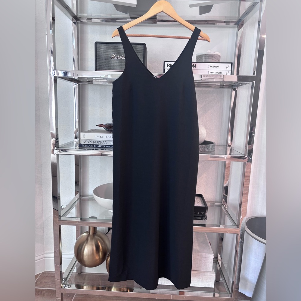 Lululemon V-Neck Midi Dress 6 Black NWT - Picture 4 of 7